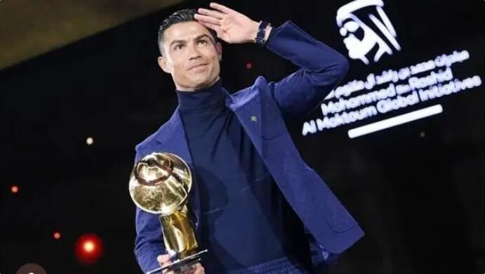 Manchester City Stürmer als Weltfußballer des Jahres ausgezeichnet, Ronaldo zeigt große Klasse