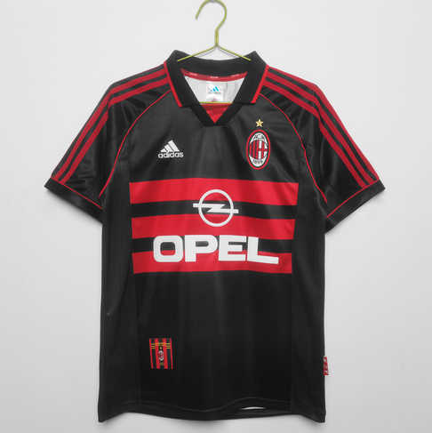 AC Milan en het eeuwige rood-zwarte gestreepte voetbalshirt