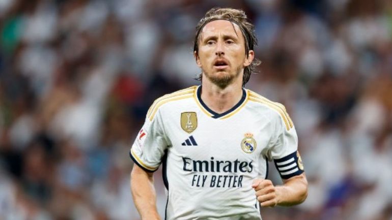 Luka Modric schiet Real Madrid naar overwinning op Sevilla met briljante late winnaar